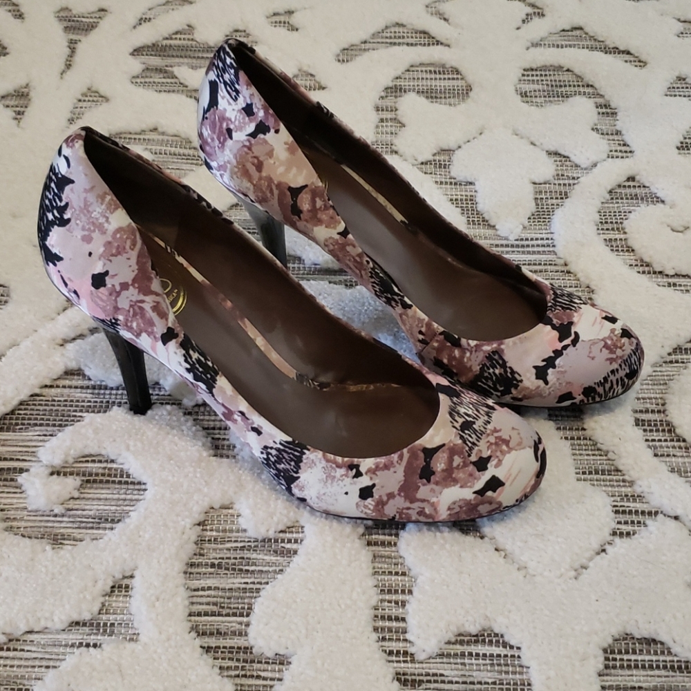 Jessica Simpson Pumps